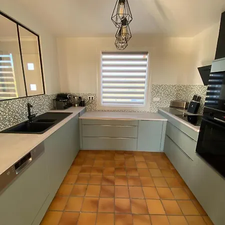Holiday home Chez Lea *